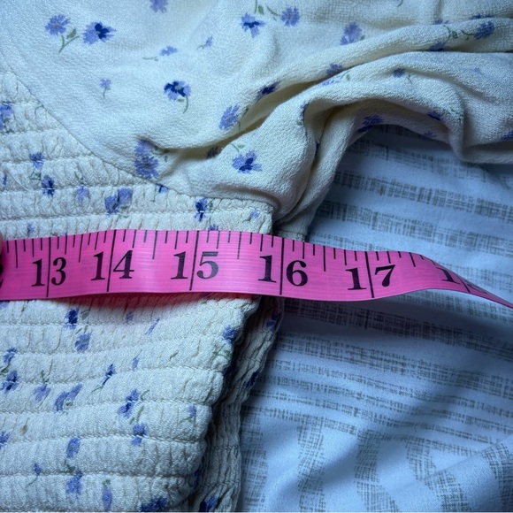 American Eagle Smocked cottagecore milkmaid Romper Cream Floral Square Neck in M - Picture 11 of 11